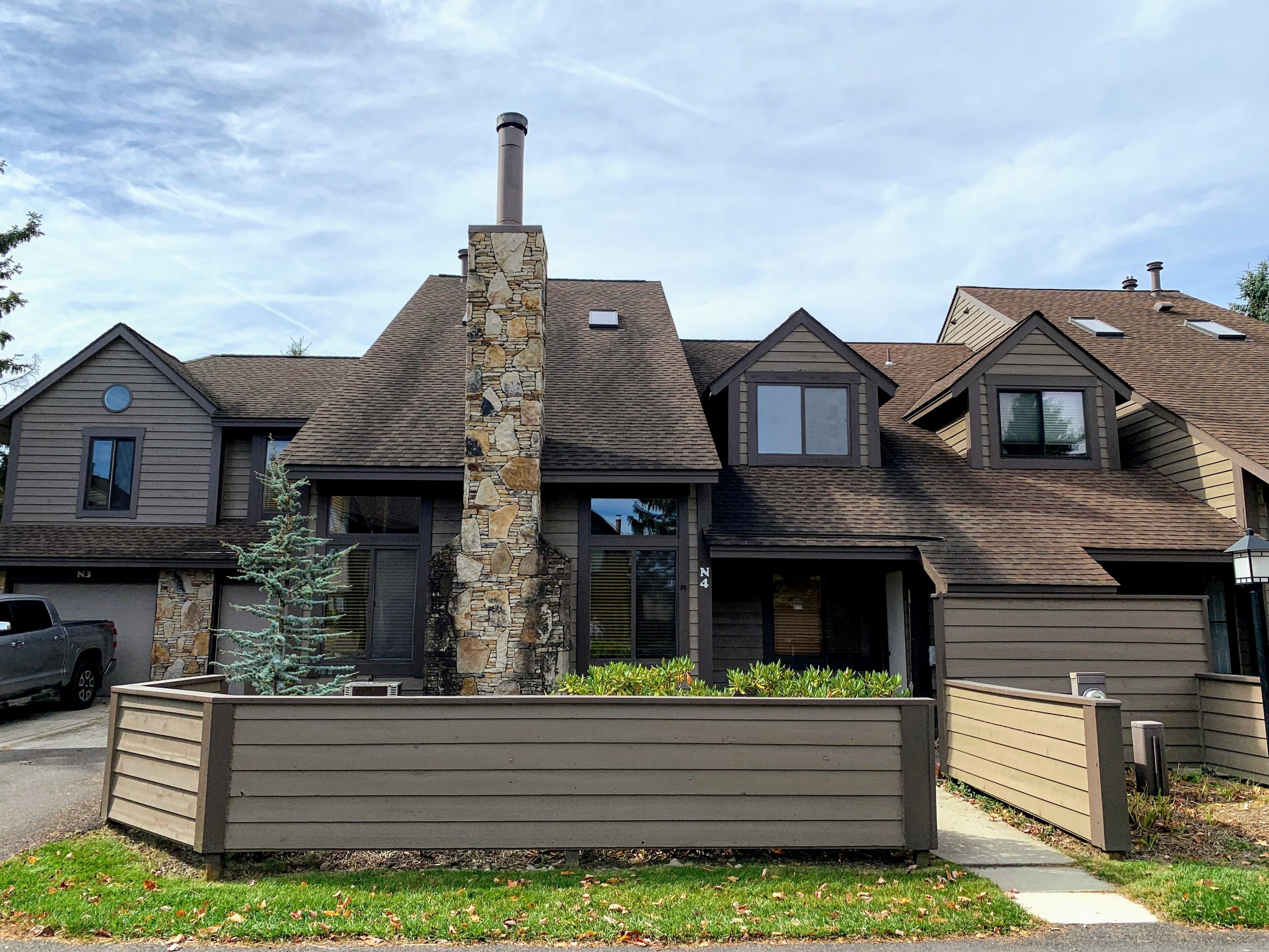 Beautiful Mountain Top Residence - 3BR + Loft