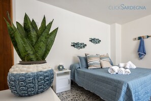 3 عدّة غرف نوم ومكواة/لوح كي وواي فاي وملاءات أسرّة