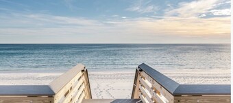 Parking for 8 Cars and Sleeps 17...Fun Amenities!  Capturin' Moments 30A