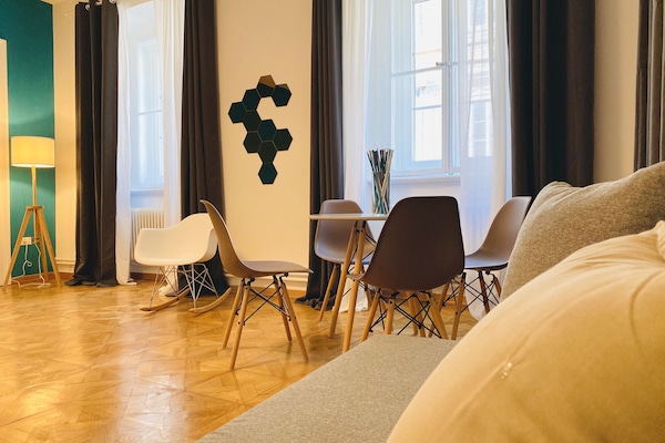 Deluxe Room | Living area