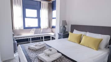 Exclusive Room | In-room safe, blackout drapes, free WiFi, bed sheets