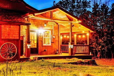 Best rated cabin in Hunter cozy 4 Bedrooms 3 full baths Sauna great location