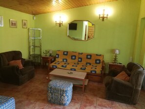 Fernseher, Tischfußball