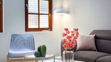 TV, Netflix, streaming services, offices