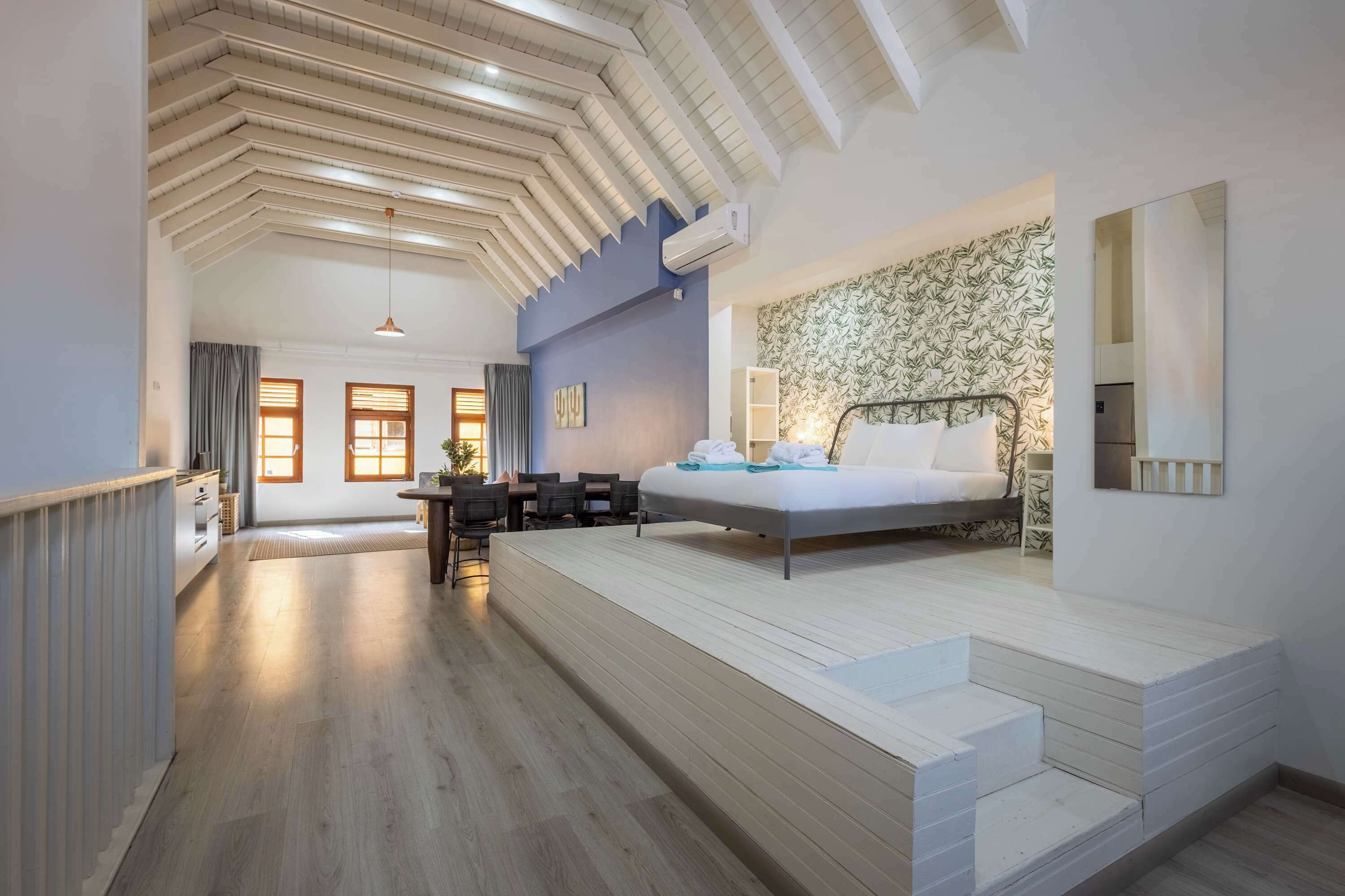 5 chambres, fer et planche à repasser, Wi-Fi, draps fournis