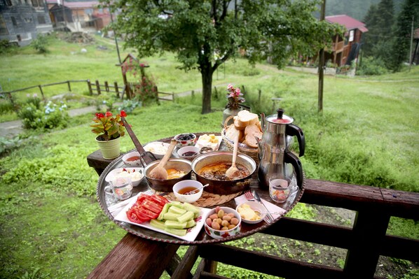 Garden - Kuspuni Dag Evi (Camlihemsin)