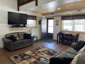 TV - Cozy & secluded on 53 acres & driveway access to miles of ATV/snowmobile trails! (Town of Silver Cliff)