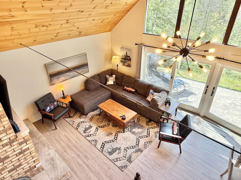 Secluded Betsie River Cabin 3bd+2ba+loft By Crystal Mtn,8acres,porch,fireplace! - Michigan