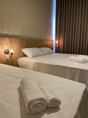 Minibar, cortinas blackout, wifi gratis y ropa de cama 