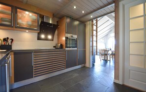 Fridge, oven, dishwasher, coffee/tea maker