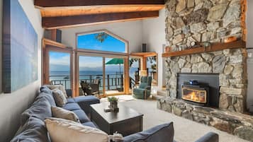 Télévision, cheminée