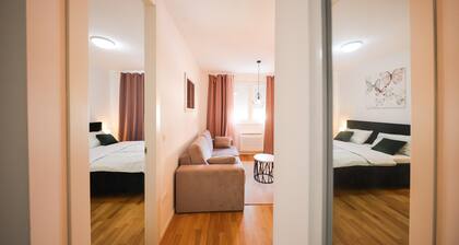 Cherry Apartment for Families and Couples with Free Parking