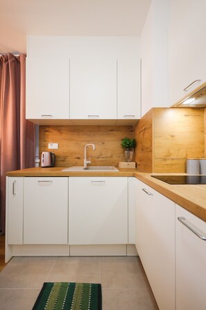 Fridge, microwave, dishwasher, coffee/tea maker - Cherry Apartment for Families and Couples with Free Parking (Zadar)