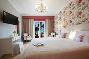 In-room safe, iron/ironing board, free WiFi, bed sheets - Hotel Orion (Lefkada)