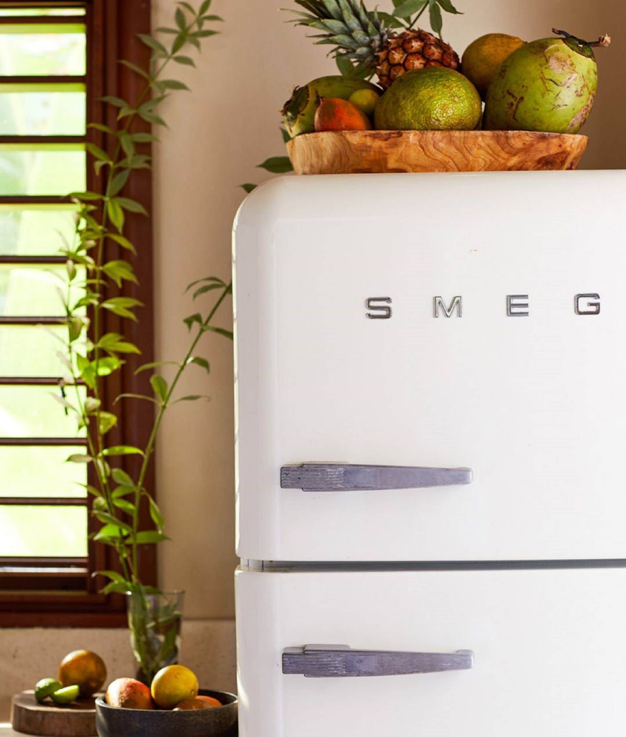 one bedroom lagoon villa | minibar, individually decorated, individually furnished, desk