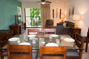 公寓式客房, 3 间卧室, 山景 | 私人厨房 | 大冰箱、微波炉、洗碗机、茶具/咖啡用具