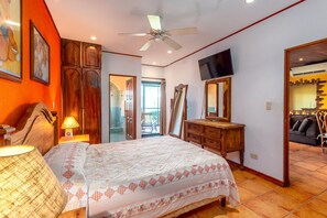 Condo, 2 Bedrooms