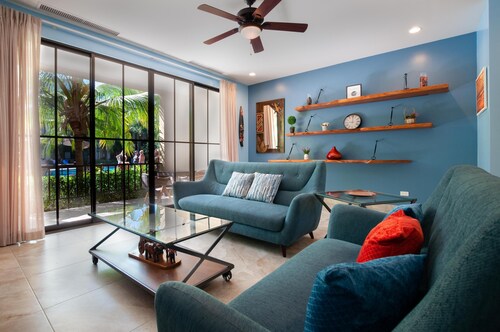 Cozy Condo with Shaded Poolside Patio & Beach Club Access
