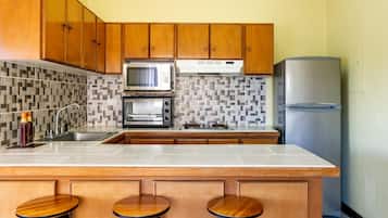 Condo, 1 Bedroom, Ocean View | Private kitchen | Full-sized fridge, microwave, stovetop, coffee/tea maker
