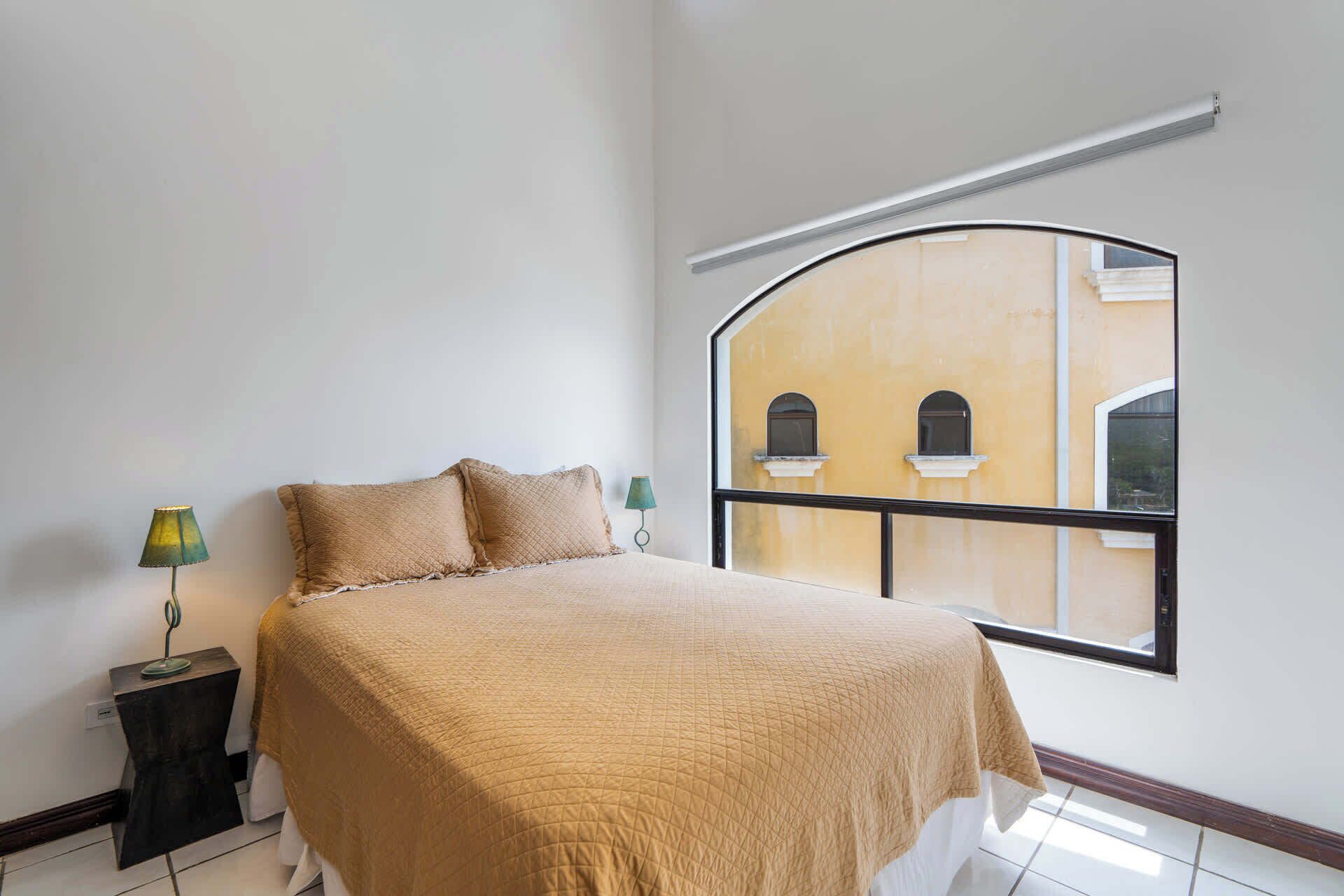 1 bedroom, bed sheets