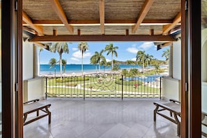 Property grounds - Luxury Beachfront Condo w/ High-End Wood Furnishings and Ocean Views in Exclusive Community (Cabo Velas)