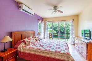House, 3 Bedrooms | 3 bedrooms, bed sheets - Charming Duplex in Playa Potrero’s Surfside Community, with a Private Pool, Cozy Interior & Walkable Access to the Beach (Tempate)