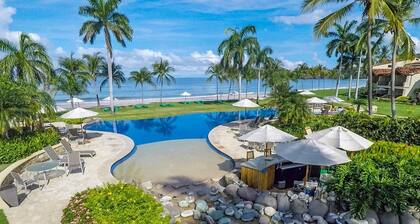 Spacious Open-Concept Condo with Stylish Design, Direct Beach Access & Resort-Style Amenities