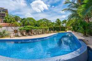 Pool - Luxury 4th-floor Suite With Pool and Endless Ocean Views (Cabo Velas)