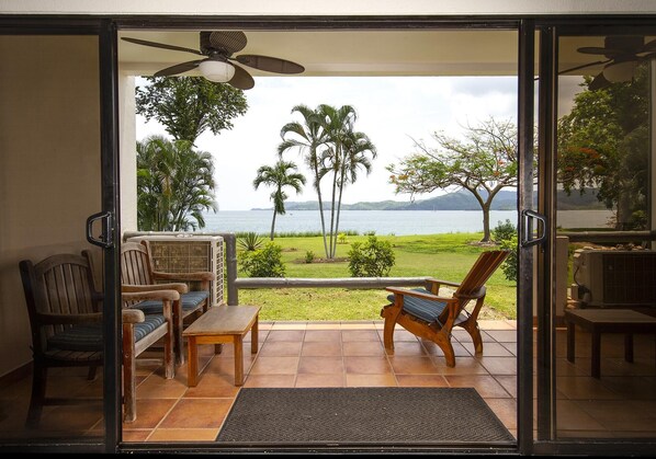 Property grounds - Newly Remodeled Beachfront Condo, Ground-Floor Terrace & Direct Access to Playa Flamingo (Cabo Velas)