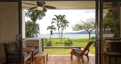 Newly Remodeled Beachfront Condo, Ground-Floor Terrace & Direct Access to Playa Flamingo