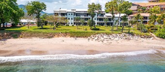 Newly Remodeled Beachfront Condo, Ground-Floor Terrace & Direct Access to Playa Flamingo