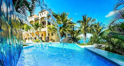 Beautiful Condo in Peaceful Cliffside Location with a Private Balcony & Stunning Ocean and Mountain Views