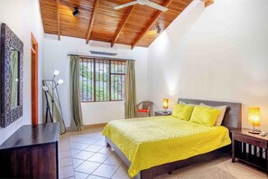 2 bedrooms, laptop workspace, iron/ironing board, bed sheets - Tropical Condo with Spectacular Ocean Views, Panoramic Dining Terrace & Quick Walk to Beach (Sardinal)