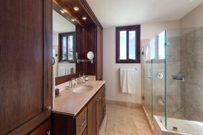 House, 5 Bedrooms | Bathroom | Hair dryer, bathrobes, towels, soap - Exquisite Hilltop Villa with Luxurious Modern Design, Sweeping Ocean Views & Sparkling Infinity Pool (Cabo Velas)
