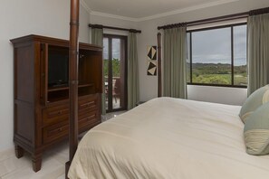 3 habitaciones, tabla de planchar con plancha y ropa de cama 