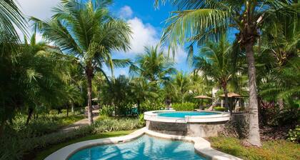 Impressively Designed 3rd-floor Space Overlooking Pool in Coco