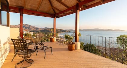 Luxury Flamingo villa with outdoor bar - pool and magnificent views