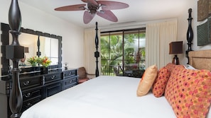 1 bedroom, laptop workspace, iron/ironing board, bed sheets - Spacious One-Bedroom Condo with Pool View, Balcony & Beach Club Access (Sardinal)