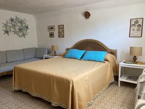 5 chambres, fer et planche à repasser, Wi-Fi, draps fournis