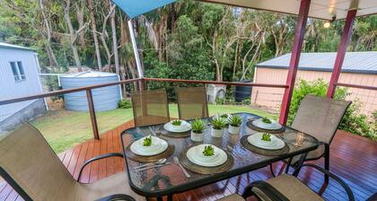 McLeods: Three-Bedroom, Pet-Friendly Coastal Escape in Central Agnes Water