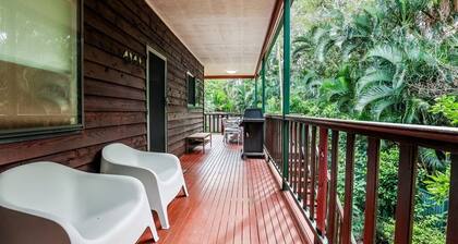 Merindah - Four-Bedroom Modern Pet-Friendly Home in Central Agnes Water