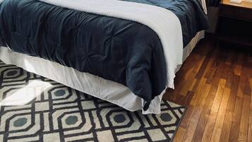 5 Schlafzimmer, Schreibtisch, Bügeleisen/Bügelbrett, WLAN