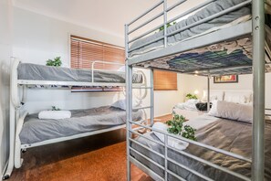 3 habitaciones, tabla de planchar con plancha y wifi gratis 