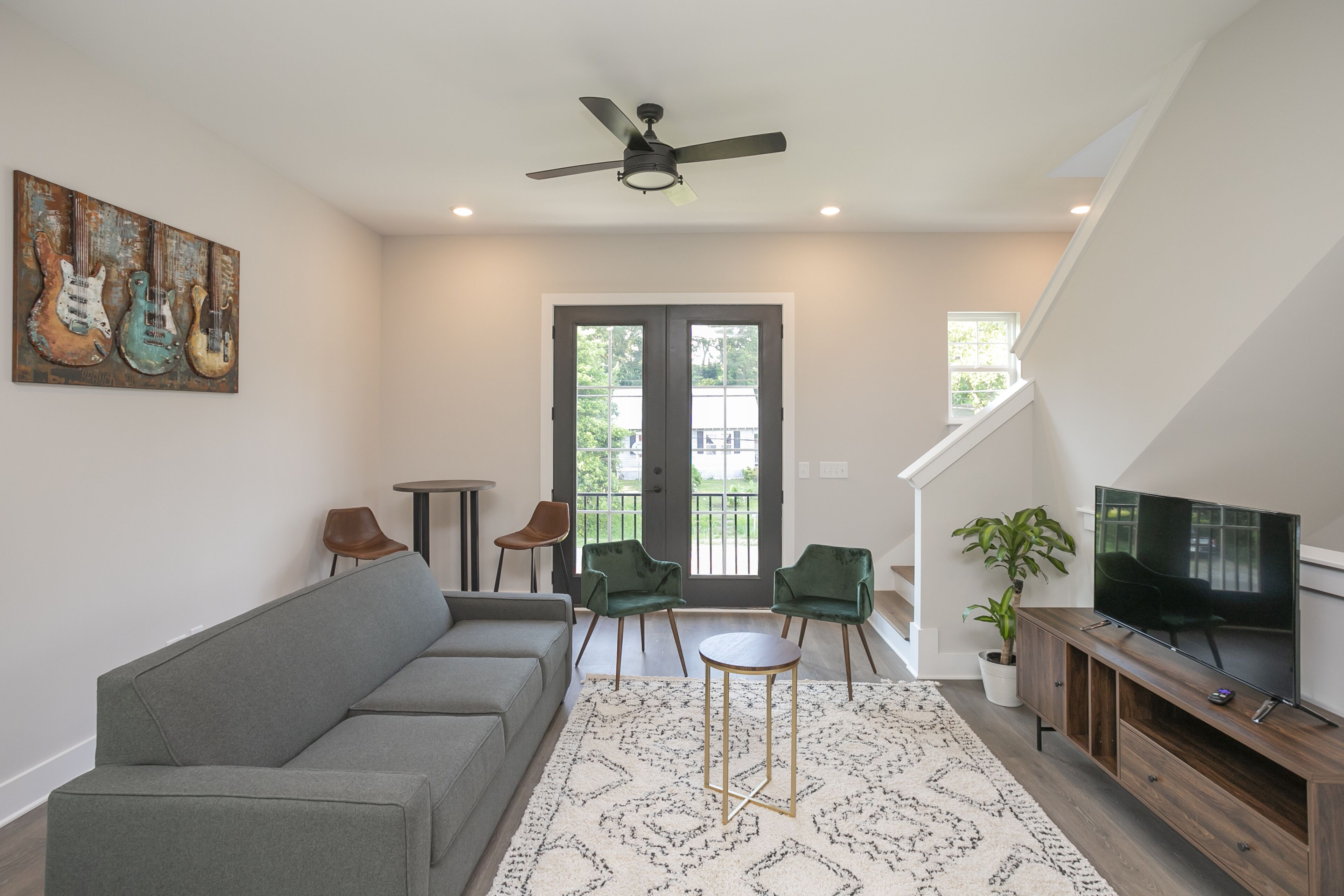 NASH Boutique|3bd 2.5ba|Berry Hill|Sleeps 10