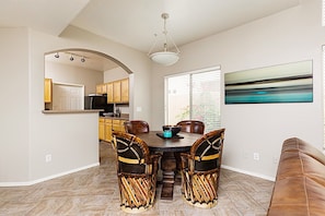 Townhome, 3 Bedrooms | Private kitchen