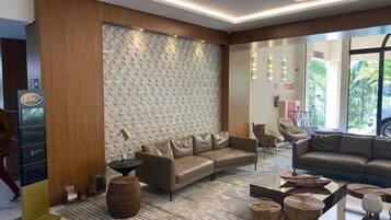Lobby-lounge