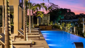 Outdoor pool, pool loungers