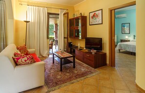 TV - Pet friendly home in Montecorice (Montecorice)