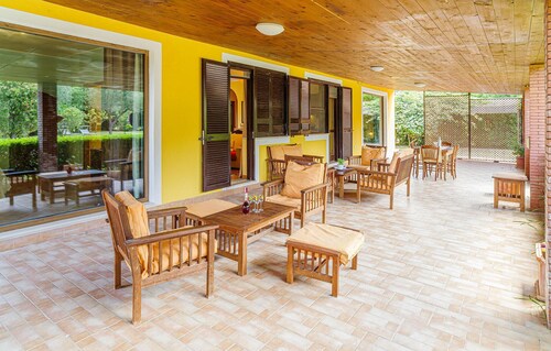 Stunning home in Montecorice