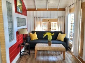 Televisión y chimenea 